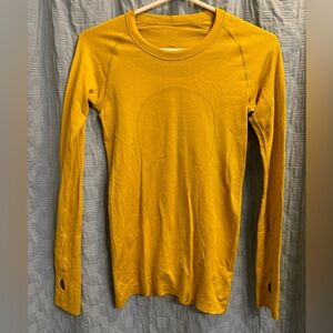 Lululemon Swiftly Tech Long Sleeve size 6
